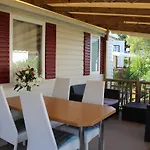 Mobil-Home 4 étoiles espace piscine