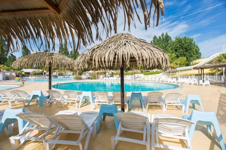 Camping Mobil-home 4 étoiles Espace Piscine Fréjus